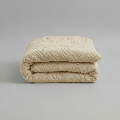 SleepEase Comforter | All-Season Maple Leaf Blanket