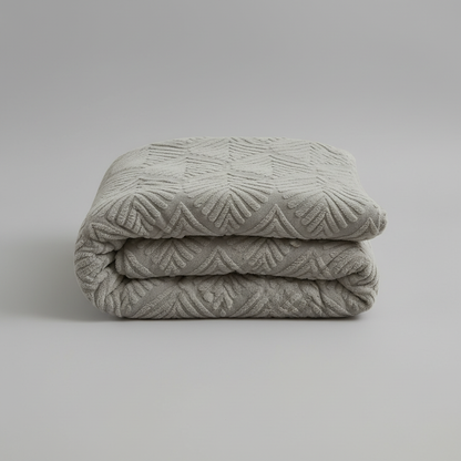 SleepEase Comforter | All-Season Maple Leaf Blanket