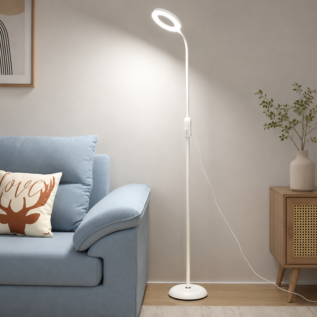 Contemporary LED Floor Lamp With Adjustable Metal Form | Lorvane