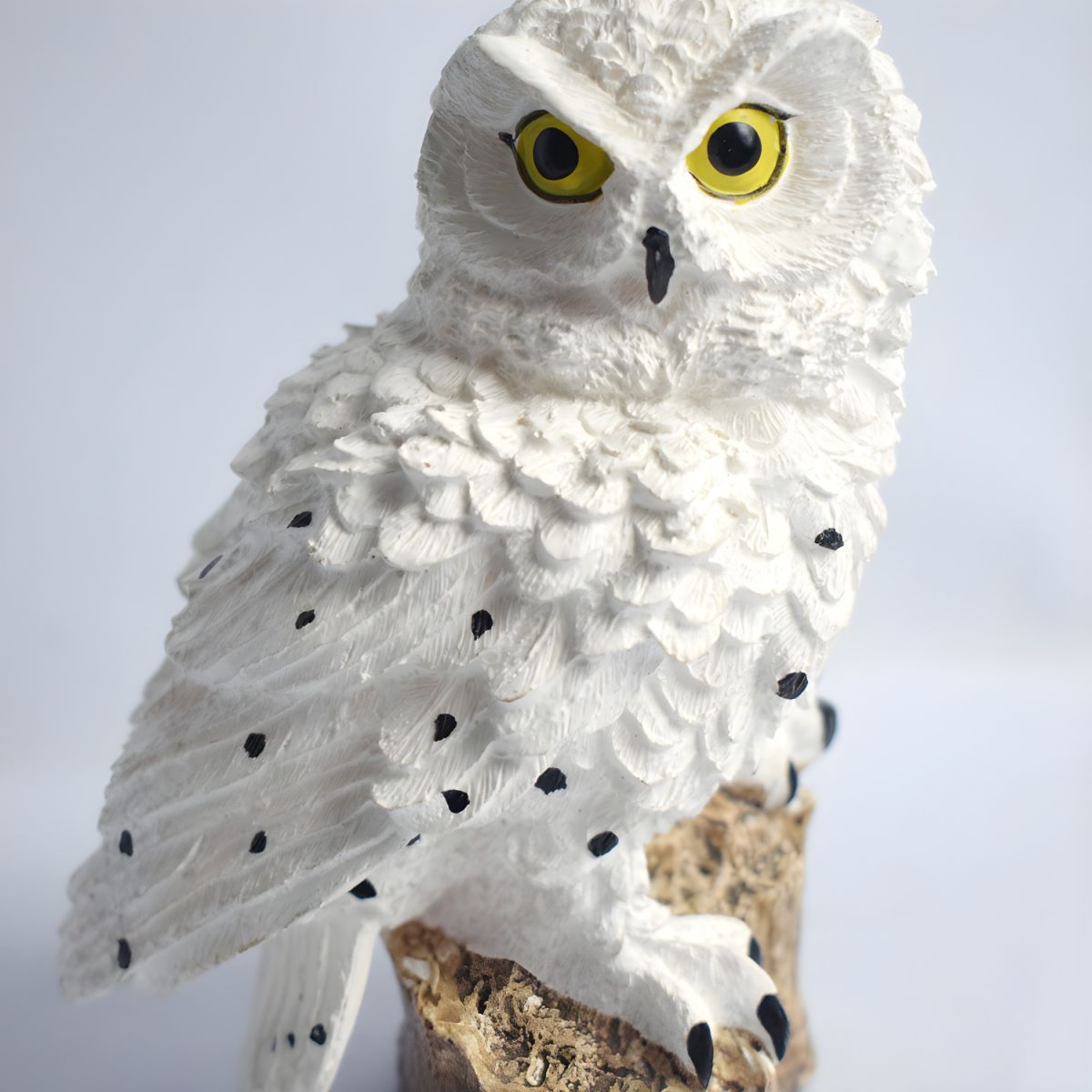 Contemporary Resin Owl Solar Garden LED Light | Owllume