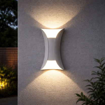 Curved LED Indoor Outdoor Wall Lighting Fixture | Orqina