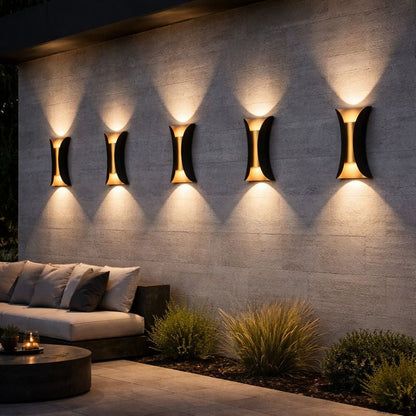 Curved LED Indoor Outdoor Wall Lighting Fixture | Orqina