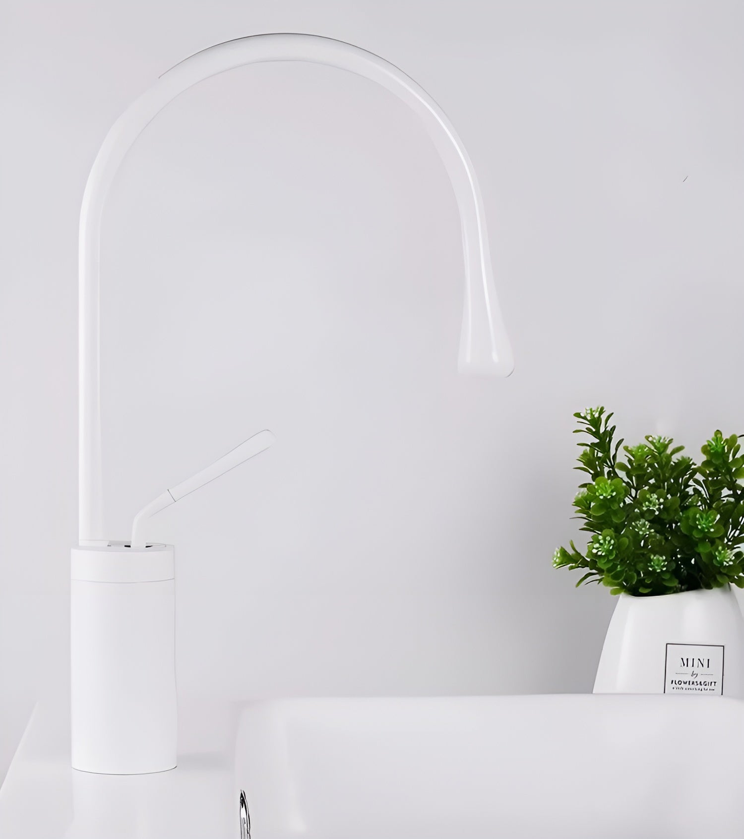Elegant Rotating Faucet | Modern Kitchen & Bathroom Fixture 8