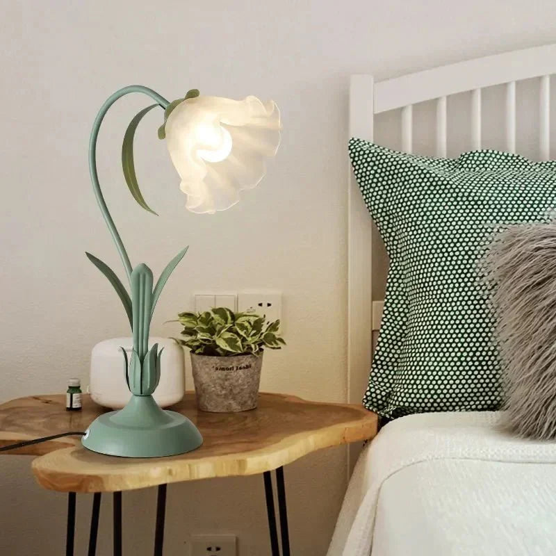 French Flower Table Lamp with Metal Base Vintage Style | Draxilo
