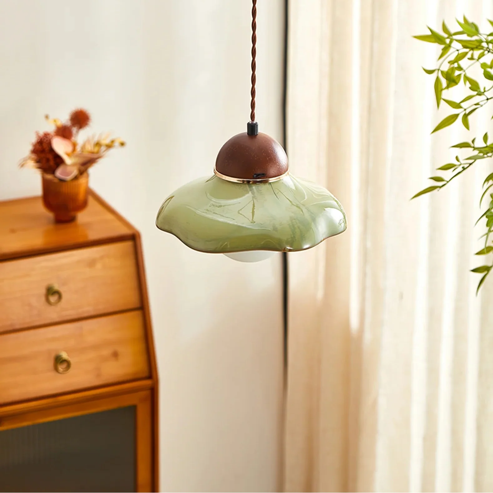 Green Ceramic Pendant Light with Frosted Glass Diffuser | Valoren
