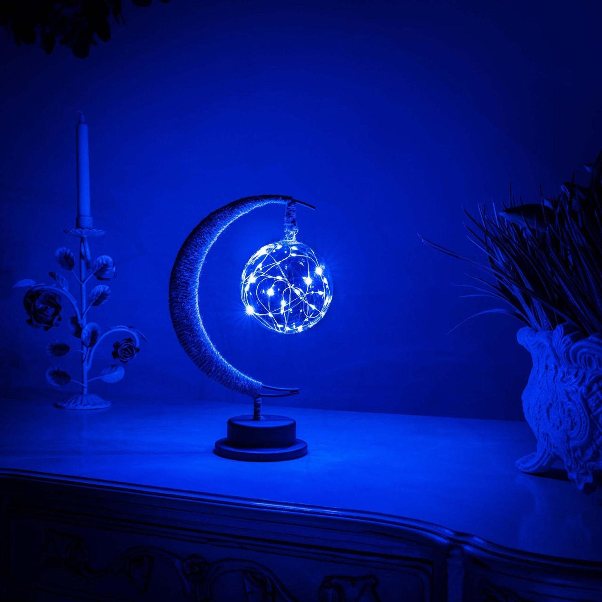 LED Sphere Crescent Moon Table Lamp Modern Design | Dremica