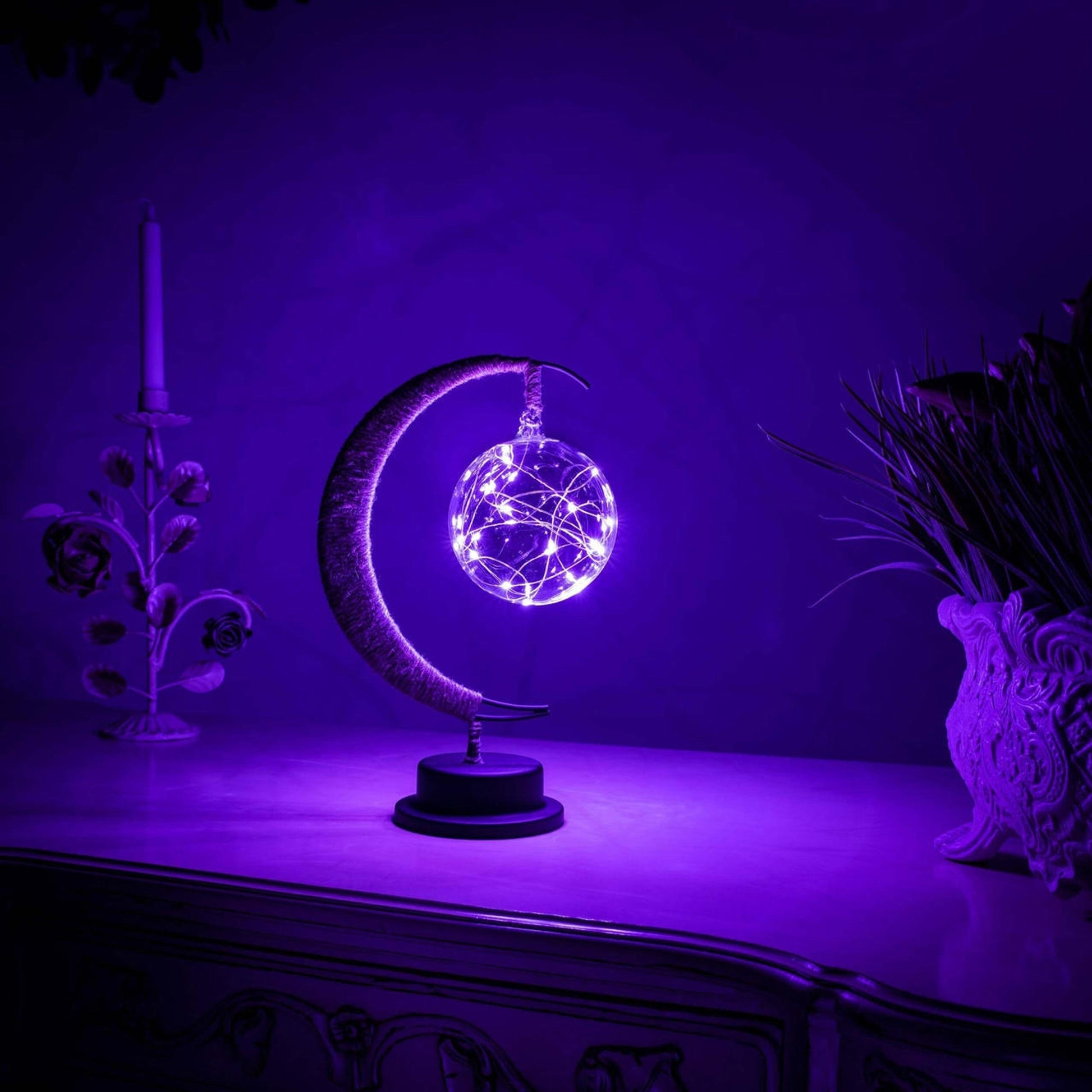 LED Sphere Crescent Moon Table Lamp Modern Design | Dremica