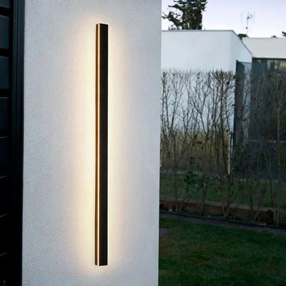 Linear Black LED Outdoor Garden Wall Light Fixture | Wallora