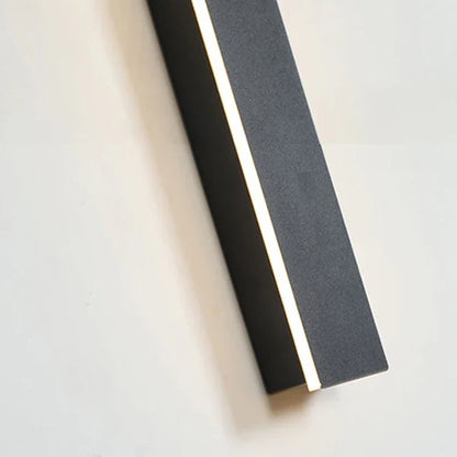 Linear Black LED Outdoor Garden Wall Light Fixture | Wallora