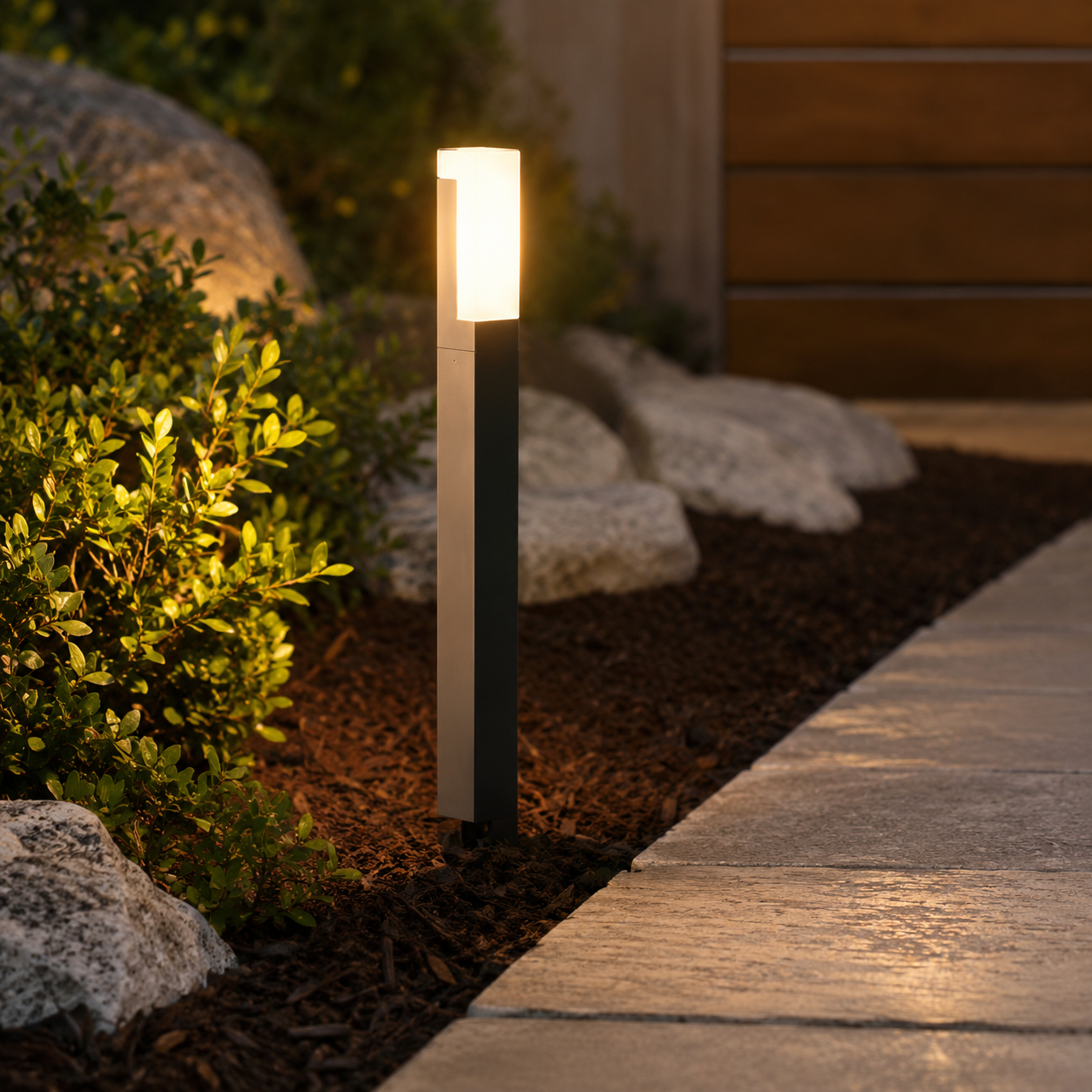 Metal Solar Motion Sensor Outdoor Pathway Light | Soluma