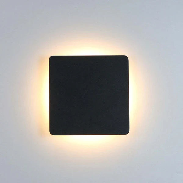 Minimalist Metal LED Outdoor Wall Sconce Light | Norluma