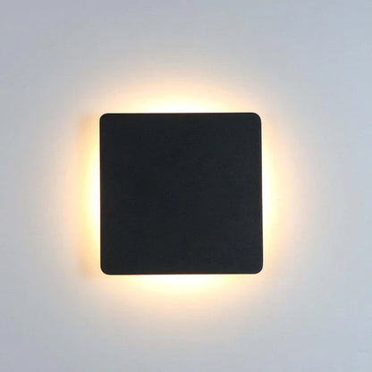 Minimalist Metal LED Outdoor Wall Sconce Light | Norluma
