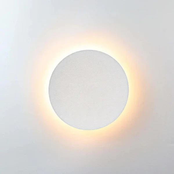 Minimalist Metal LED Outdoor Wall Sconce Light | Norluma