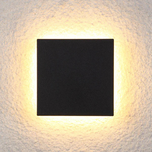 Minimalist Metal LED Outdoor Wall Sconce Light | Norluma
