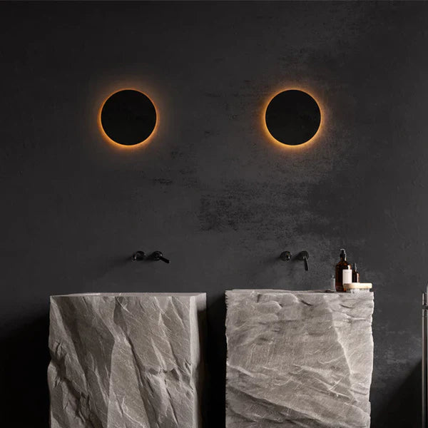 Minimalist Metal LED Outdoor Wall Sconce Light | Norluma