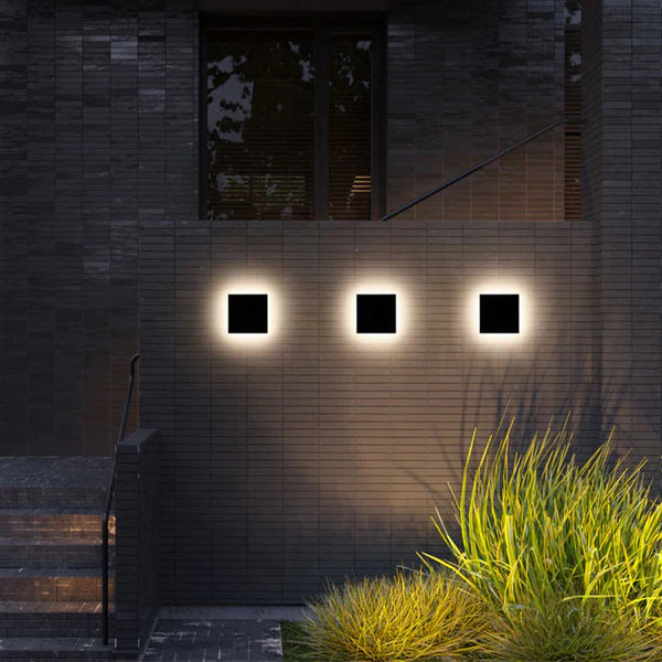 Minimalist Metal LED Outdoor Wall Sconce Light | Norluma