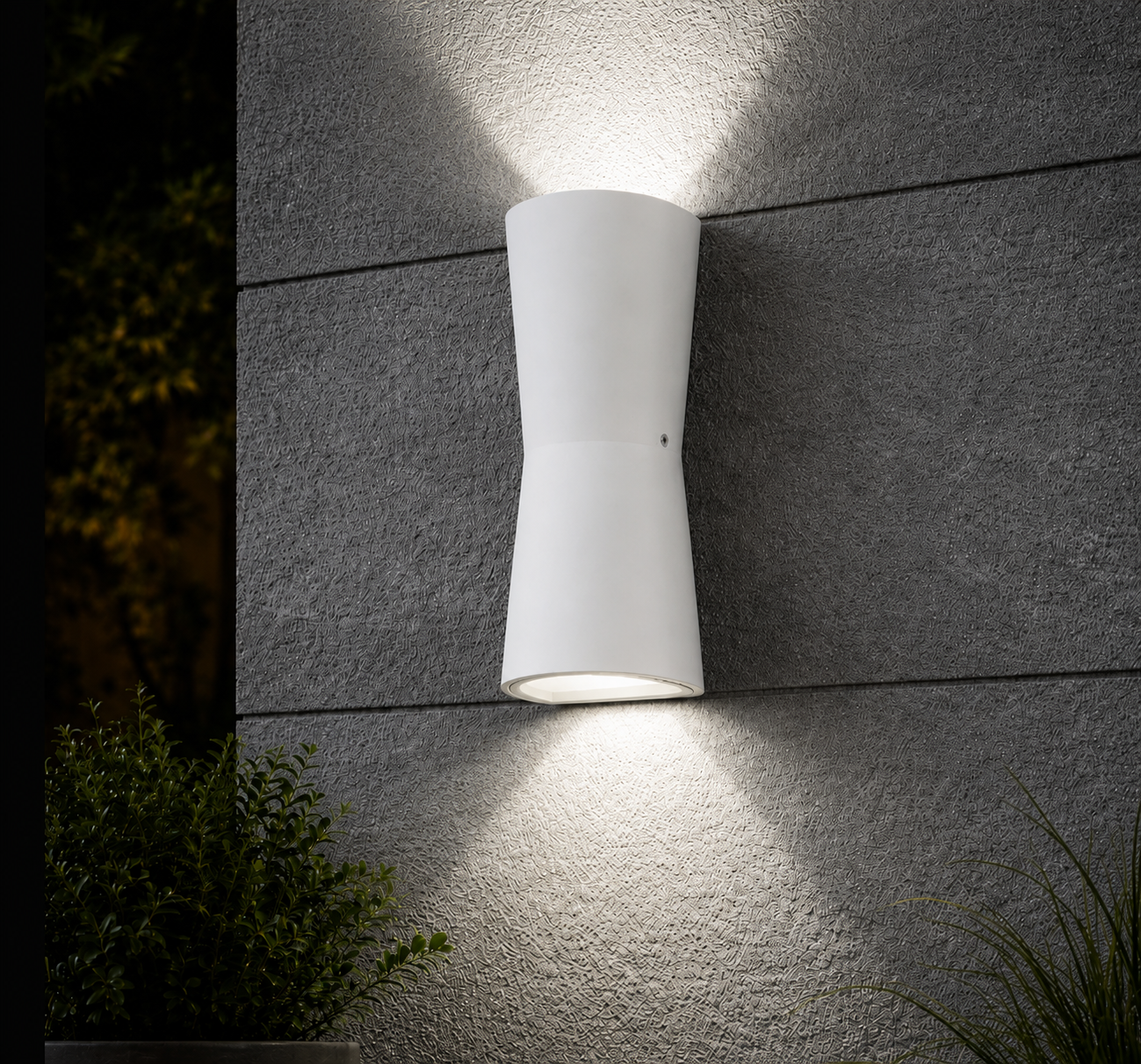 Minimalist Metal Torch Outdoor Wall Light Fixture | Sconira