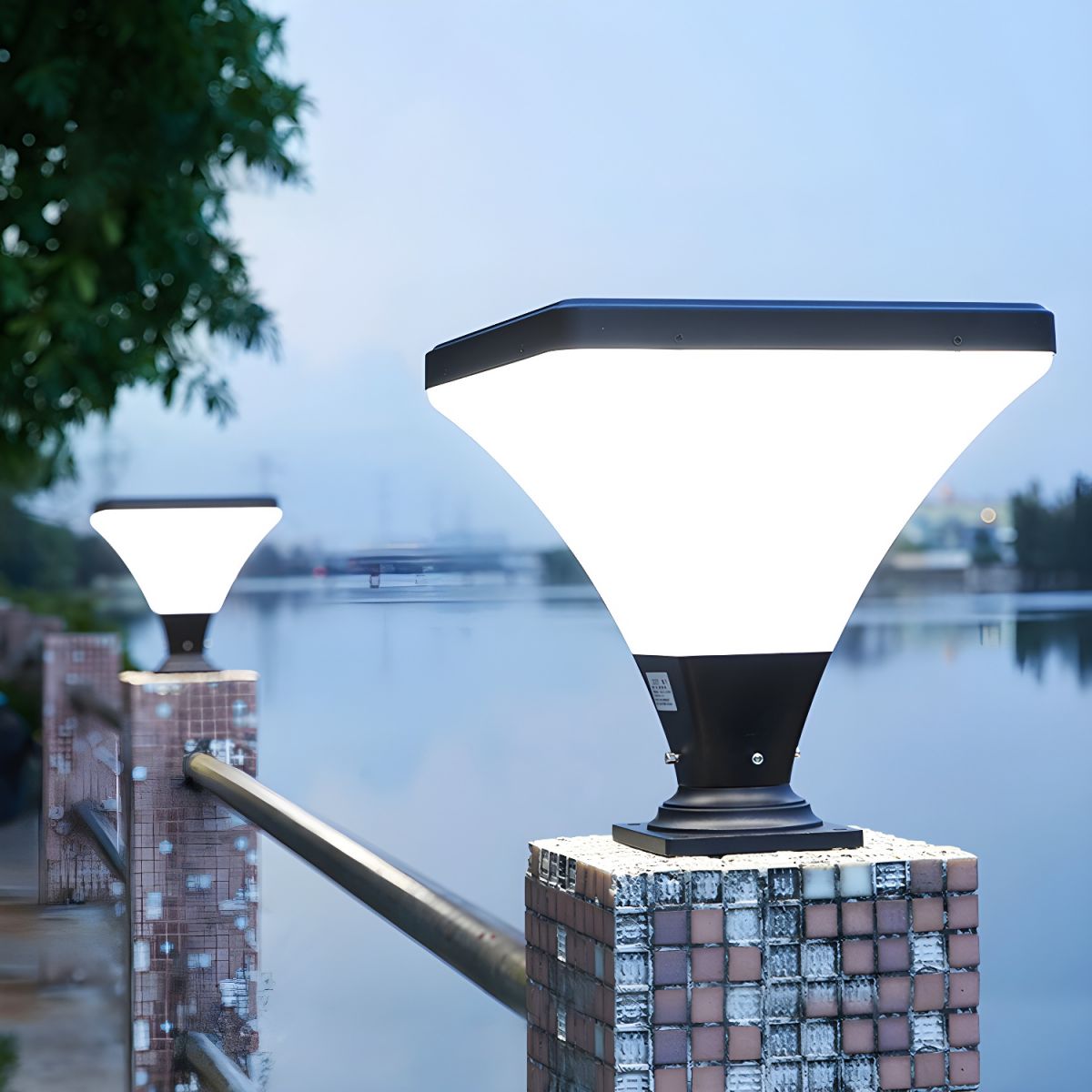 Minimalist Solar LED Aluminium Outdoor Post Lantern | Lumosta