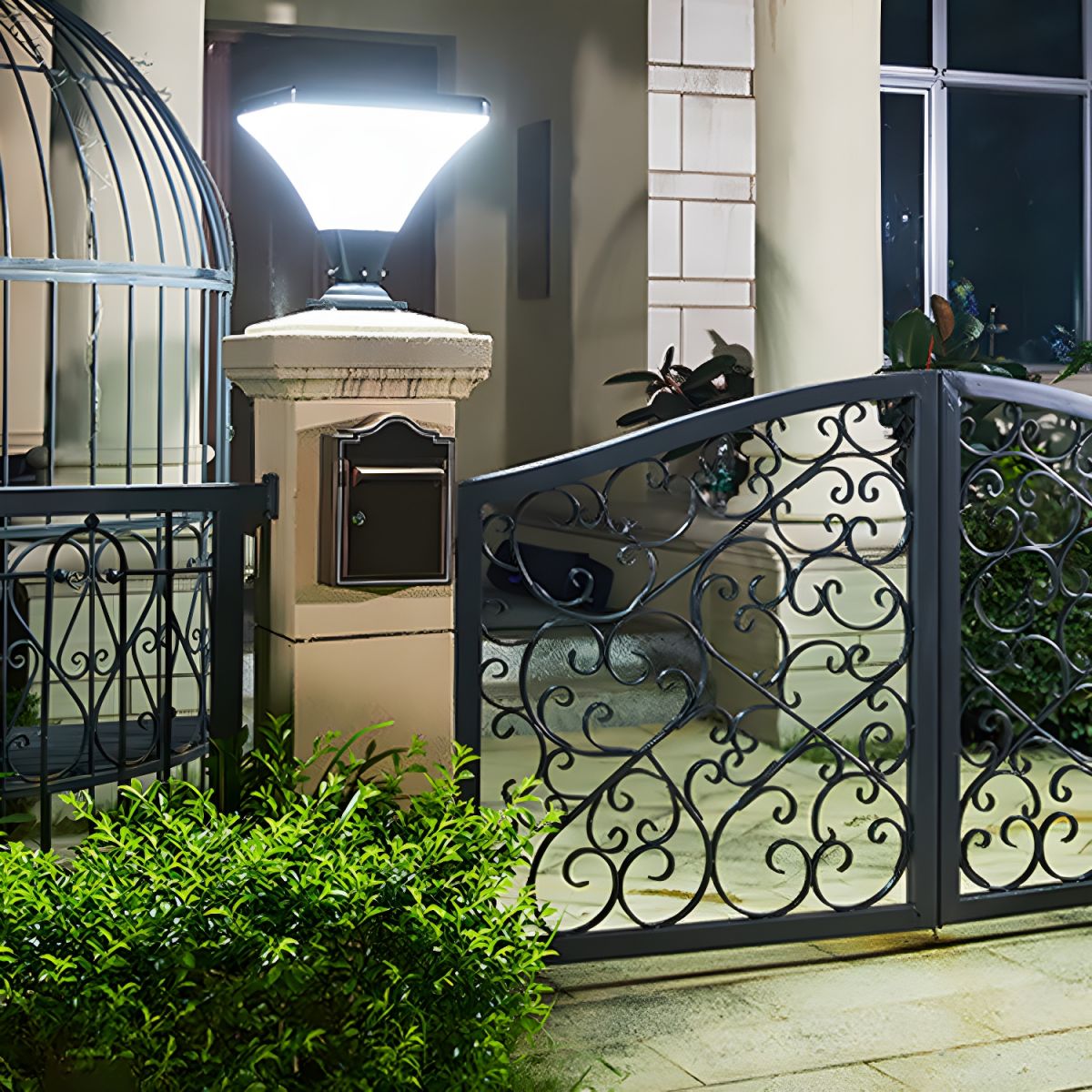 Minimalist Solar LED Aluminium Outdoor Post Lantern | Lumosta