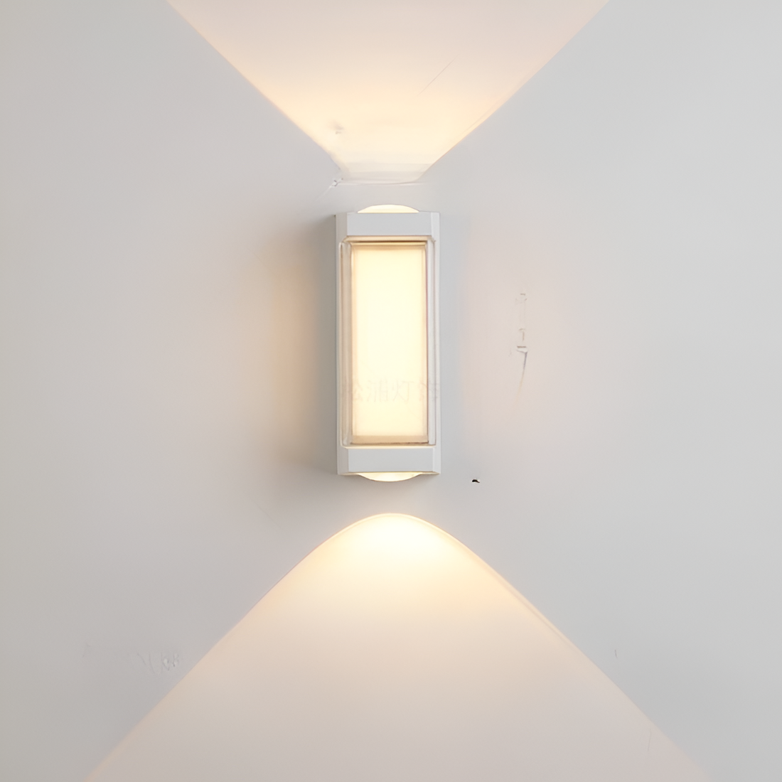 Minimalist Waterproof Acrylic Outdoor Wall Light | Solvian