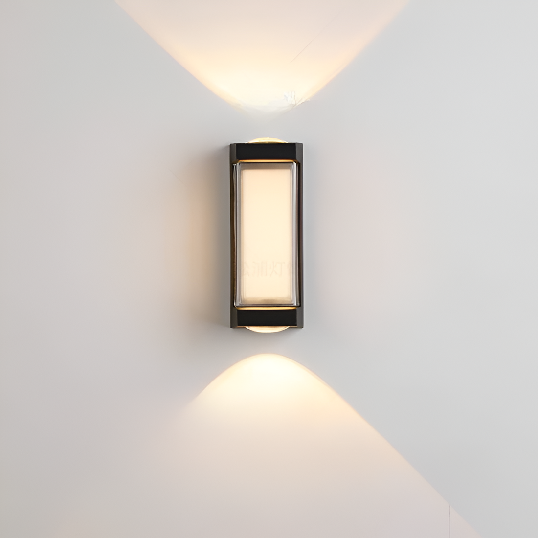 Minimalist Waterproof Acrylic Outdoor Wall Light | Solvian
