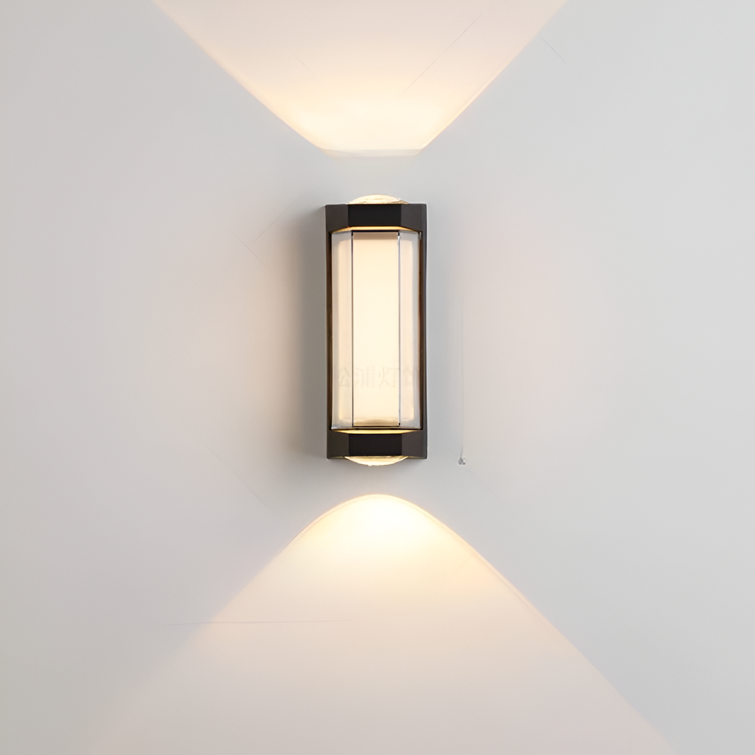 Minimalist Waterproof Acrylic Outdoor Wall Light | Solvian