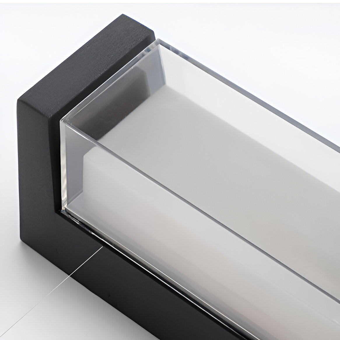 Minimalist Waterproof Acrylic Outdoor Wall Light | Solvian