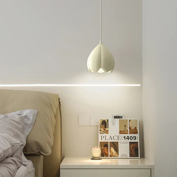 Modern Floral Resin Shade Pendant Light for Interiors | Quorel