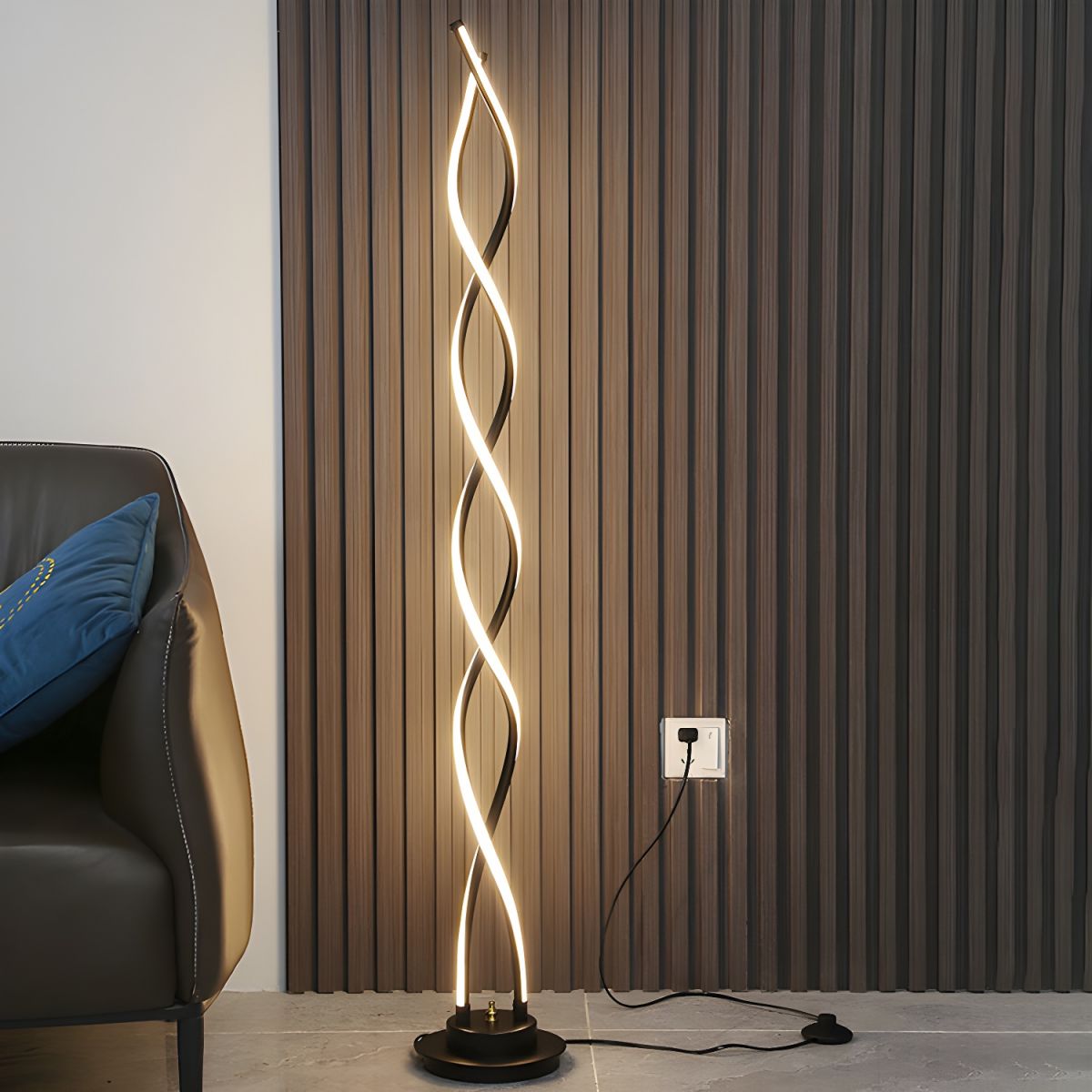 Modern Linear Metal Floor Lamp for Living Spaces | Lamven