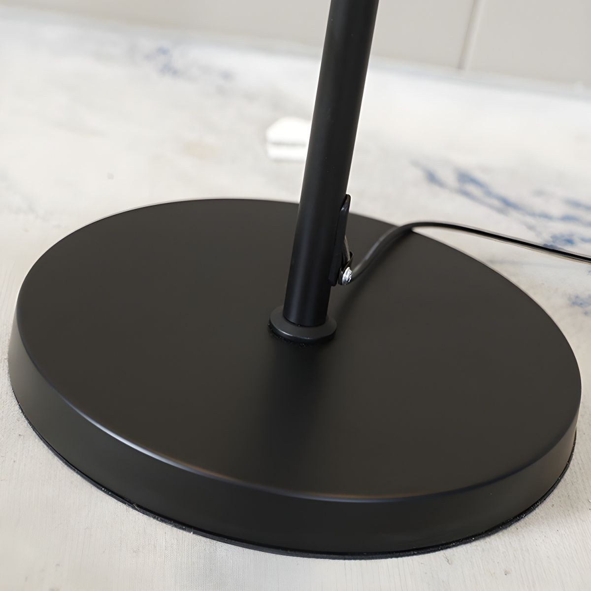 Modern Metal Floor Lamp With Clean Linear LED Form | Norveth