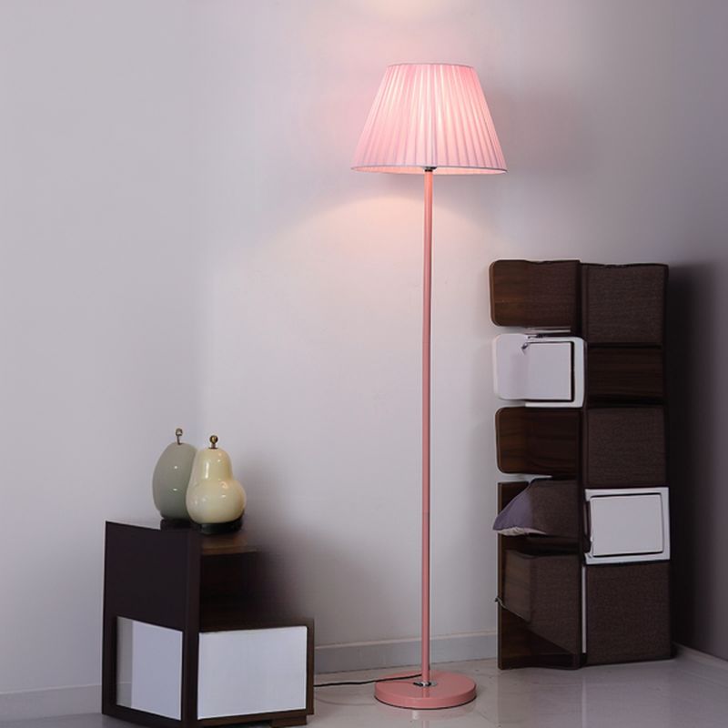 Modern Metal Floor Lamp with Textile Shade Remote Control | Ravelle