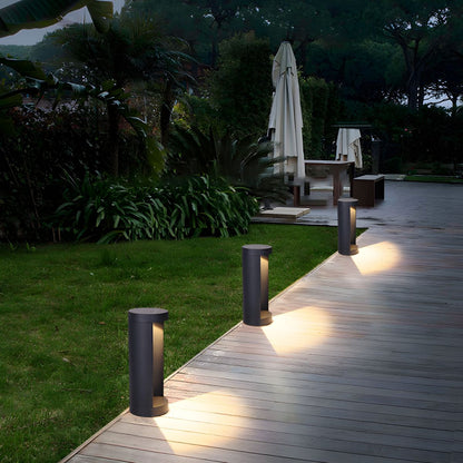 Modern Metal LED Outdoor Garden Light Fixture | Gorlix