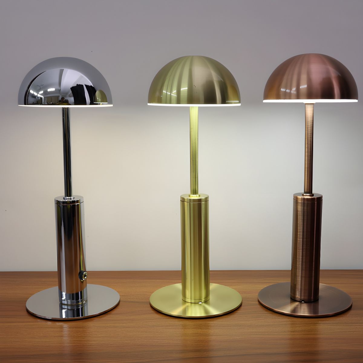 Modern Metal Table Lamp with Dome Shade | Varniko
