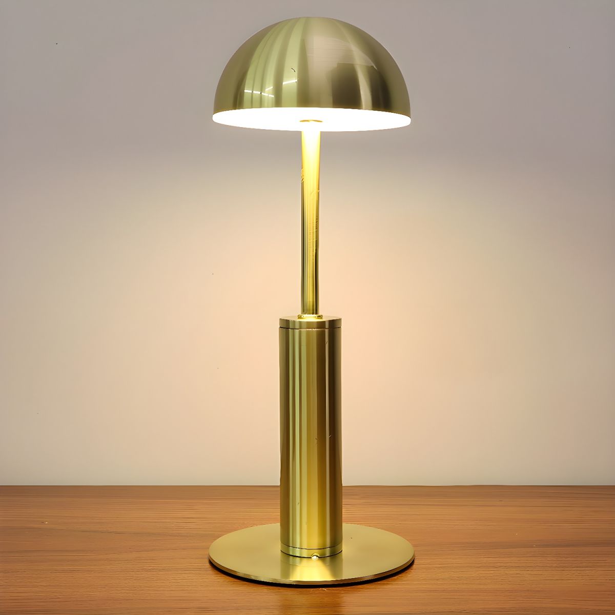 Modern Metal Table Lamp with Dome Shade | Varniko