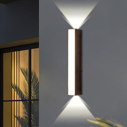Modern Minimalist LED Tube Outdoor Wall Light | Lamirex