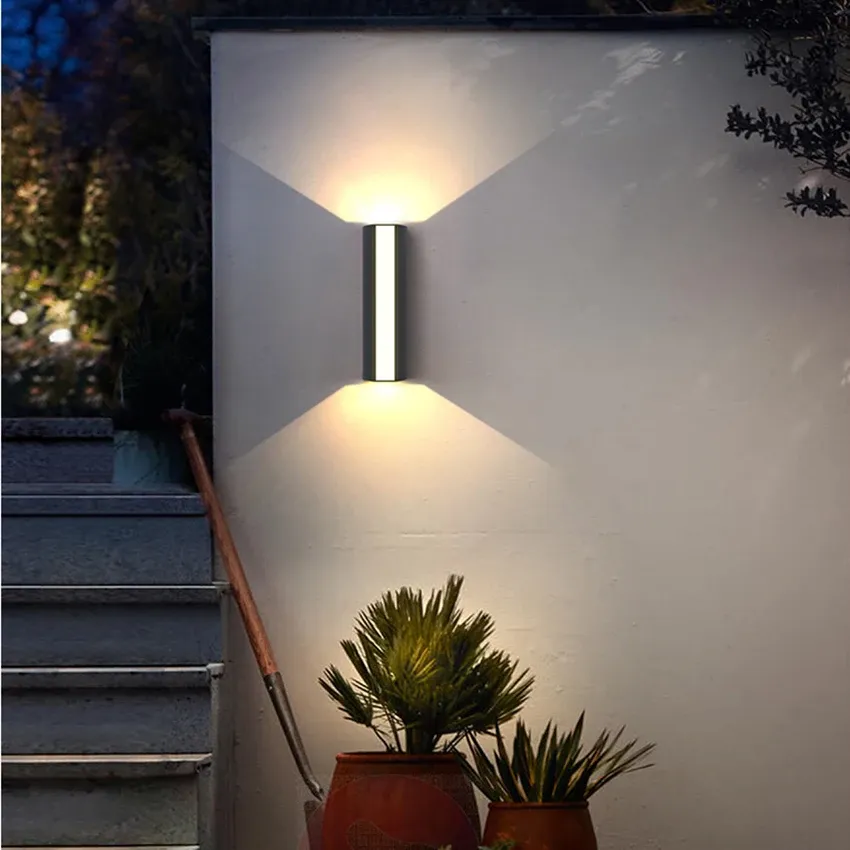 Modern Minimalist LED Tube Outdoor Wall Light | Lamirex