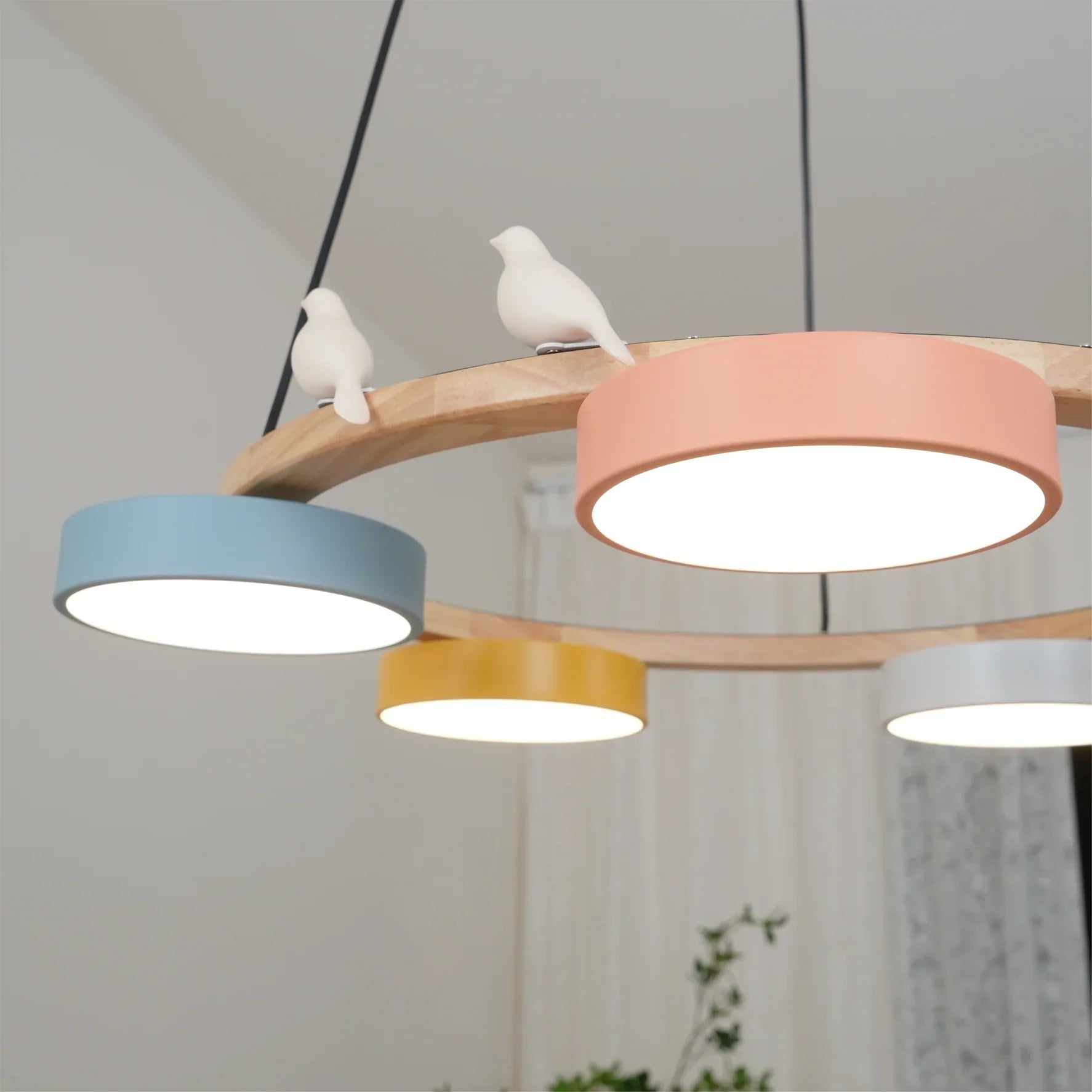 Modern Round Wood LED Chandelier Ceiling Pendant | Lunwora