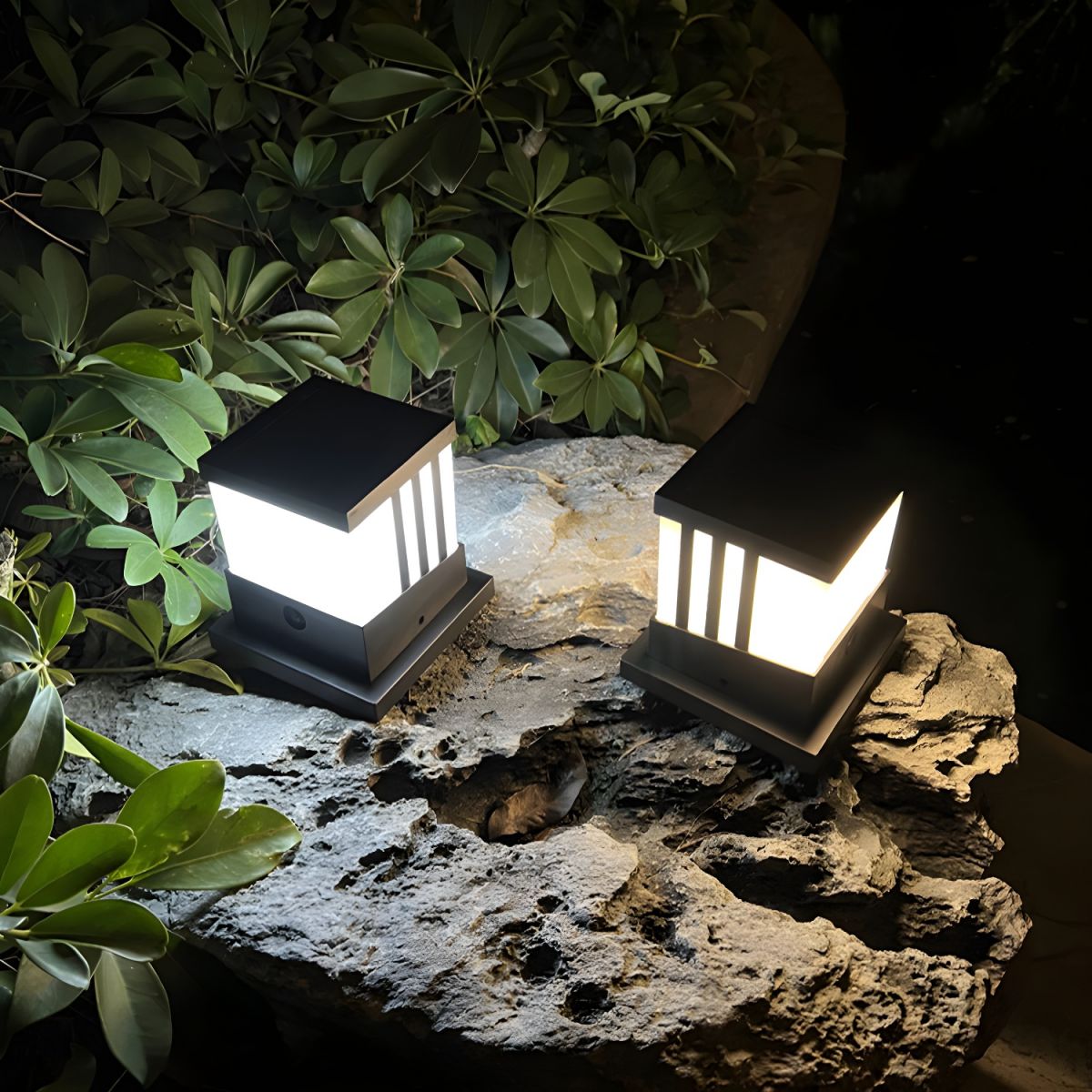 Modern Solar Cube Outdoor LED Light with 3 Modes | Solarya