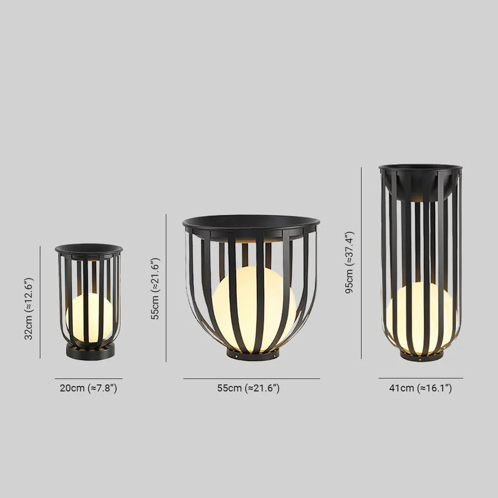 Modern Solar Metal Outdoor Floor Lamp for Patios | Lumiera