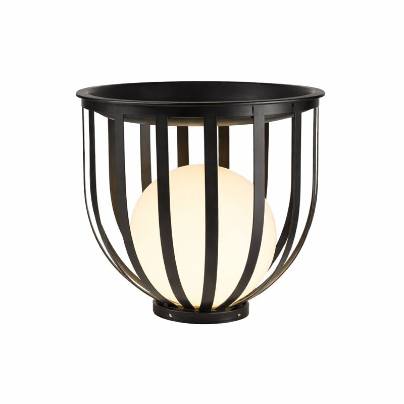 Modern Solar Metal Outdoor Floor Lamp for Patios | Lumiera