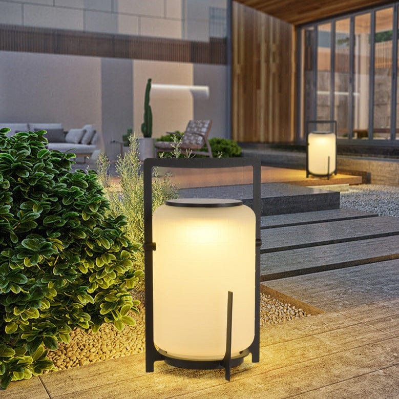 Modern Solar Steel Outdoor Garden Patio Light | Solaria