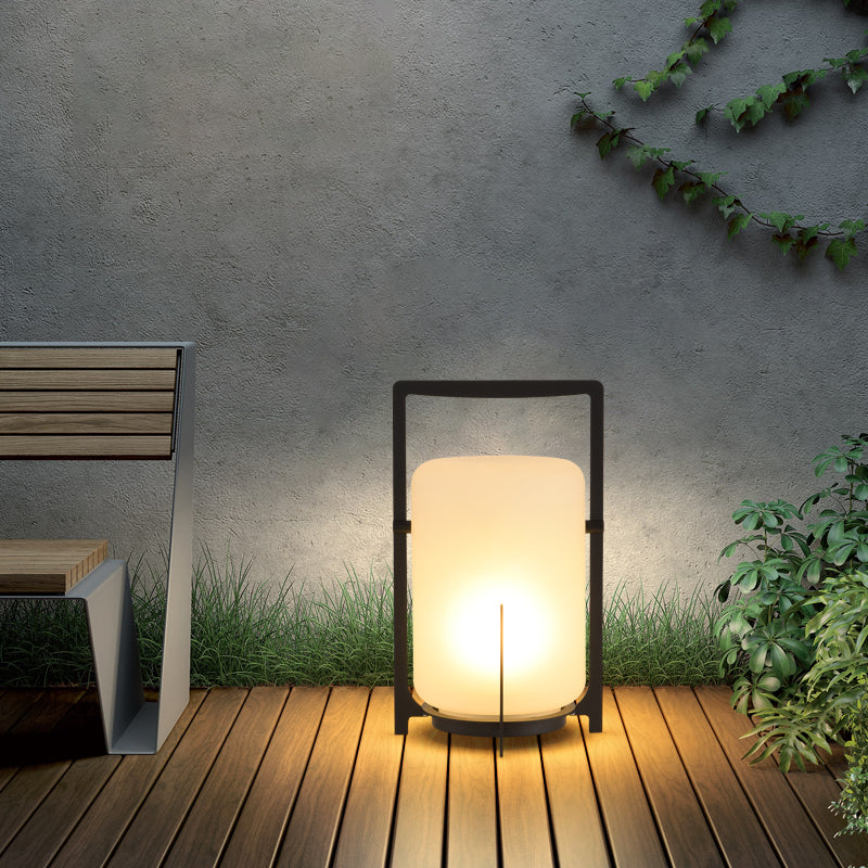 Modern Solar Steel Outdoor Garden Patio Light | Solaria