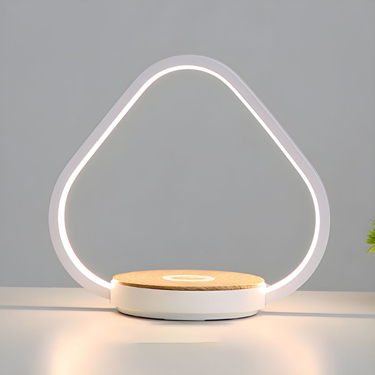 Modern Triangle Table Lamp with Touch Dimming | Kryvian