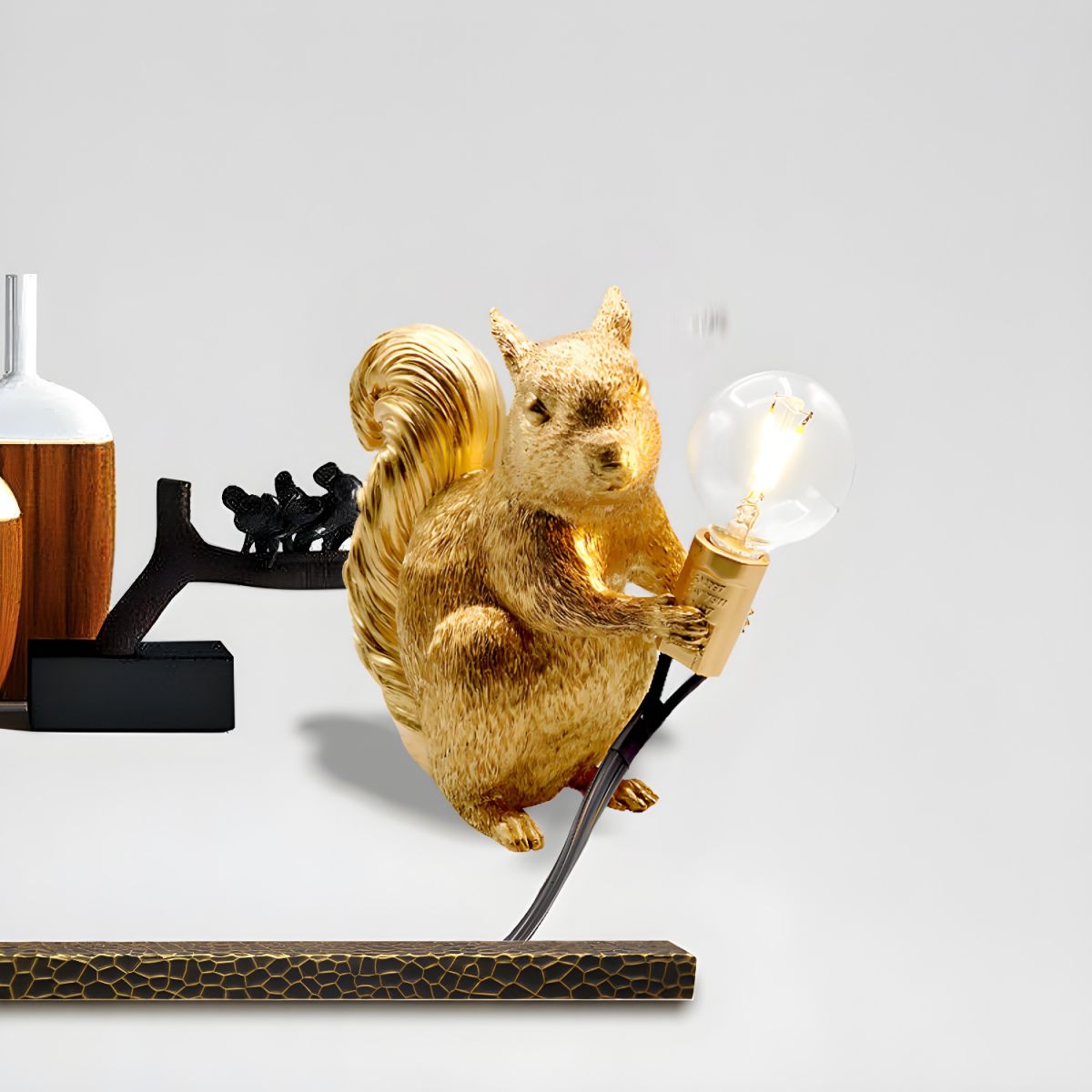 Nordic Art Deco Resin Squirrel Table Lamp | Kelmoro