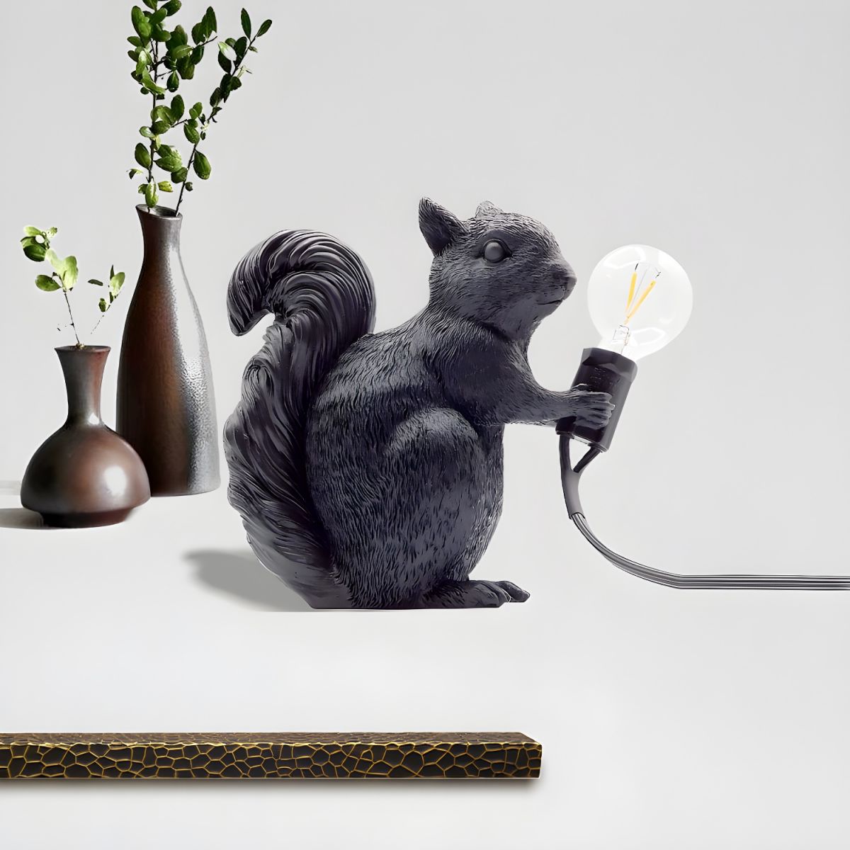 Nordic Art Deco Resin Squirrel Table Lamp | Kelmoro