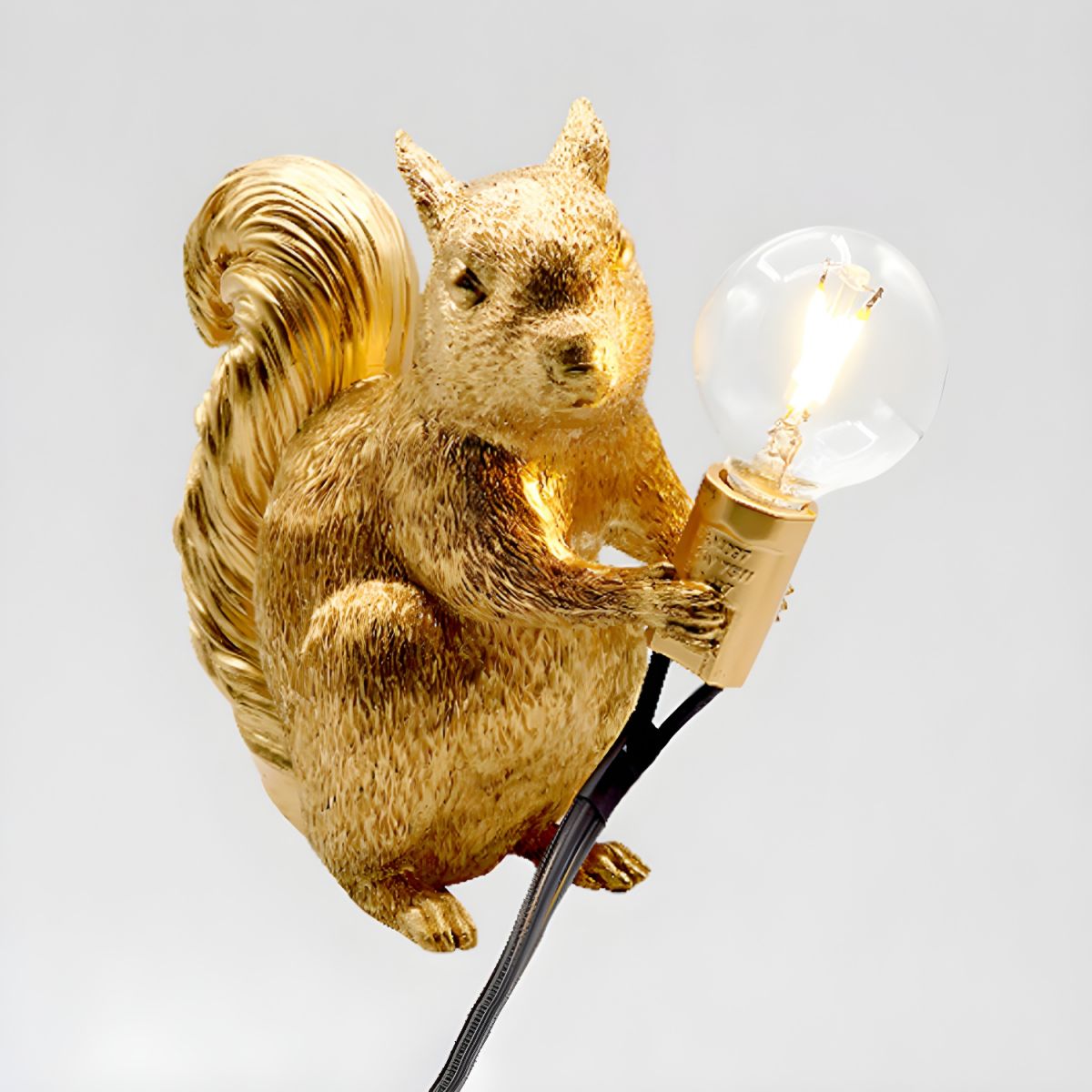 Nordic Art Deco Resin Squirrel Table Lamp | Kelmoro