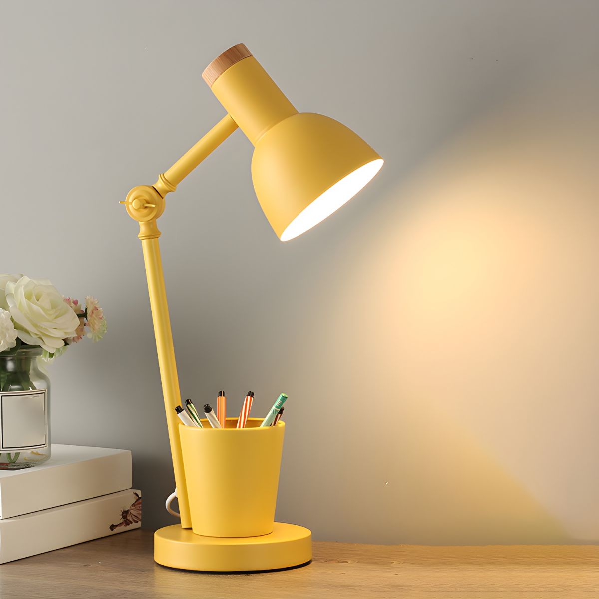 Nordic Metal Desk Lamp with Pen Holder Modern Style | Valnoro