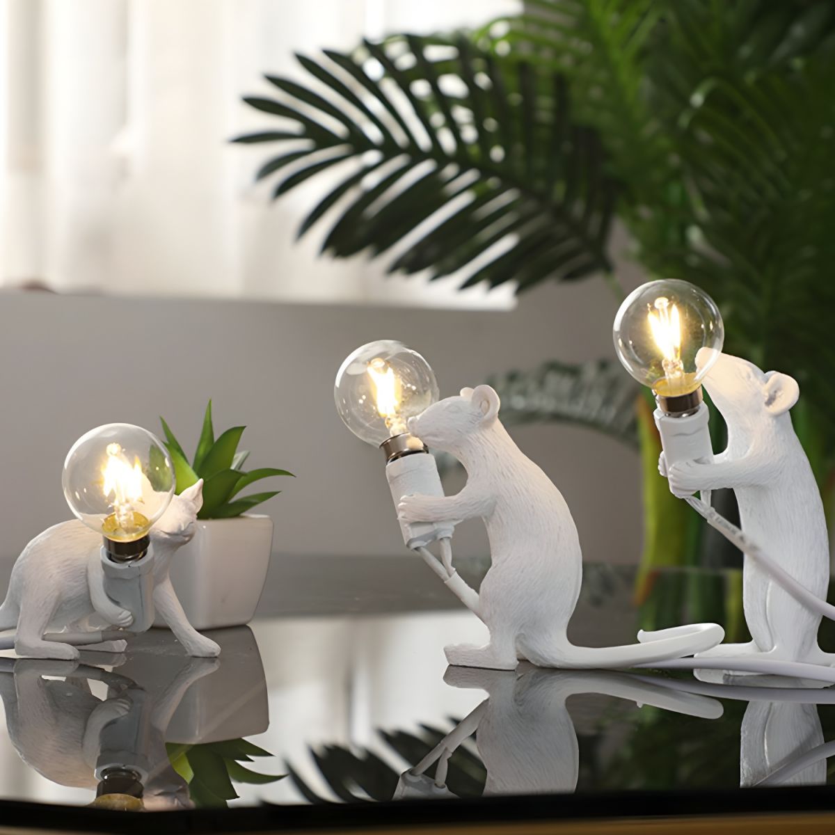 Nordic Mouse Table Lamp White Resin Art Deco | Marnivo