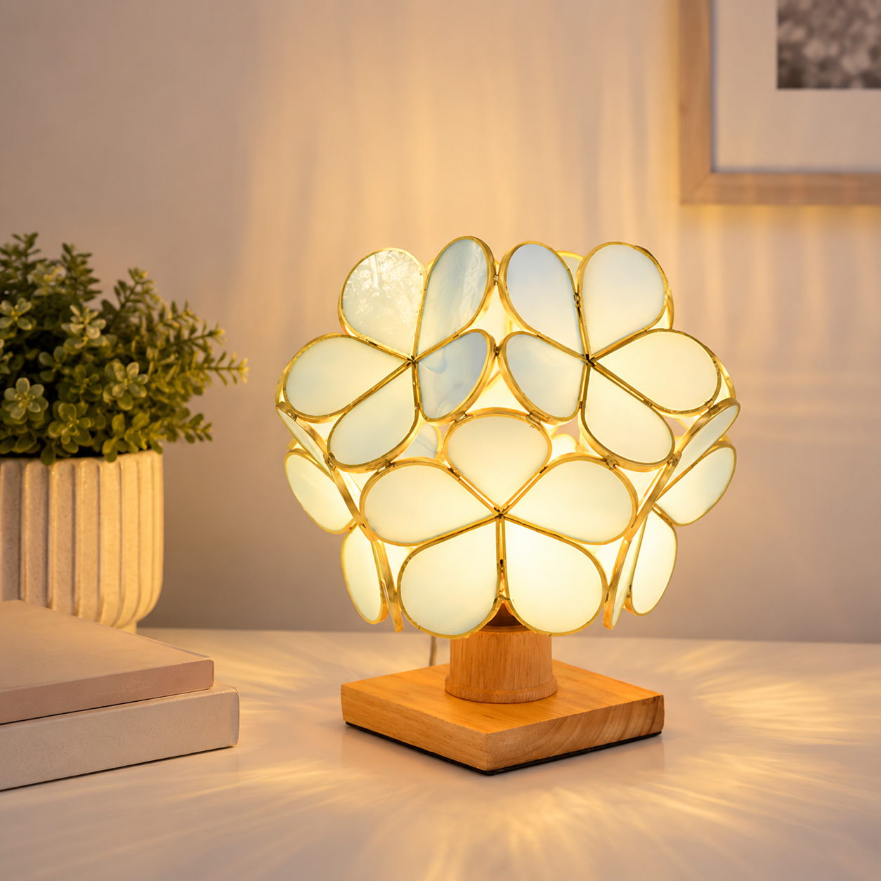 Nordic Tiffany Stained Glass Table Lamp with Wood Base | Drovelle