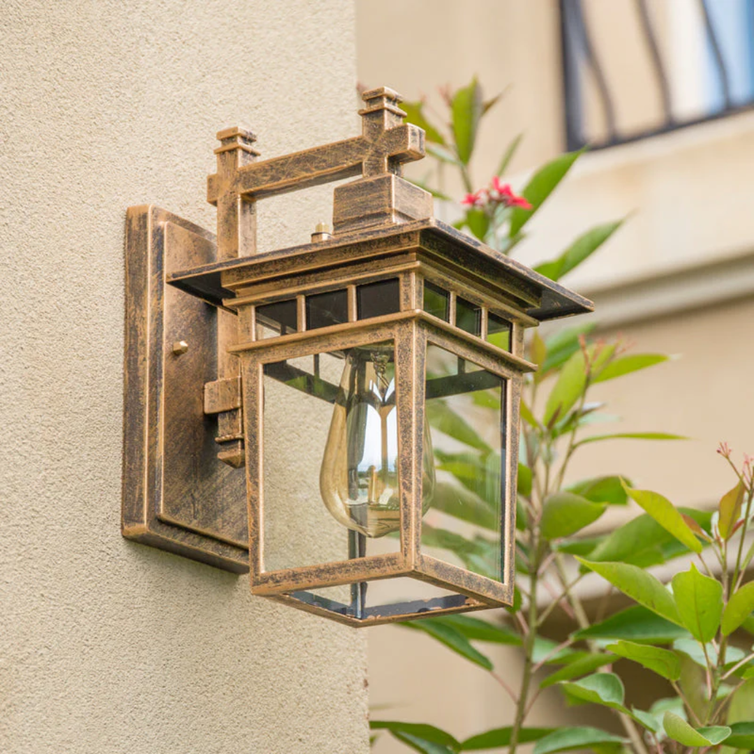 Outdoor Aluminium Wall Light with Glass Shade | Glorain